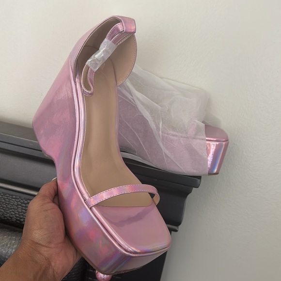 Pinky? - Picture 4 of 4